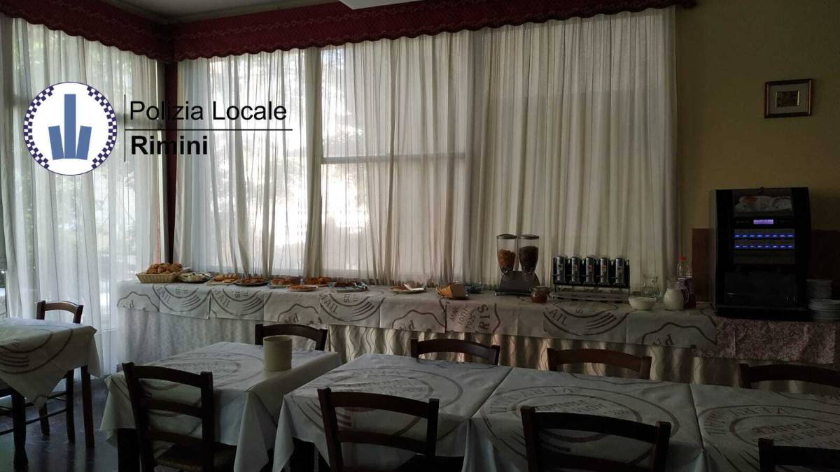 Rimini, hotel fantasma scoperto dalla polizia municipale