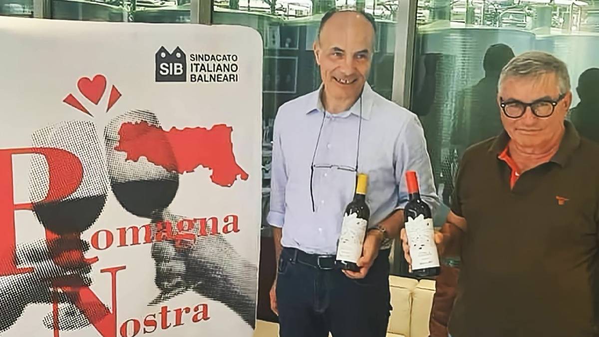 Alluvione, la Romagna fa squadra: i bagnini acquistano 20mila bottiglie di vino di Terre Cevico