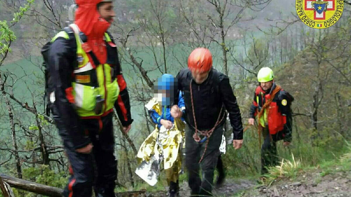 Escursionisti olandesi con bambini salvati dal Soccorso Alpino a Ridracoli