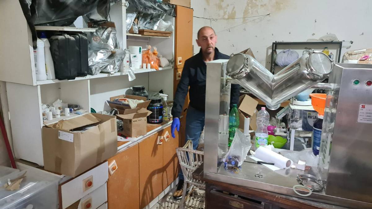 Ben 400 chili tra anabolizzanti e droga dello stupro: l'inchiesta partita da Rimini porta a due arresti