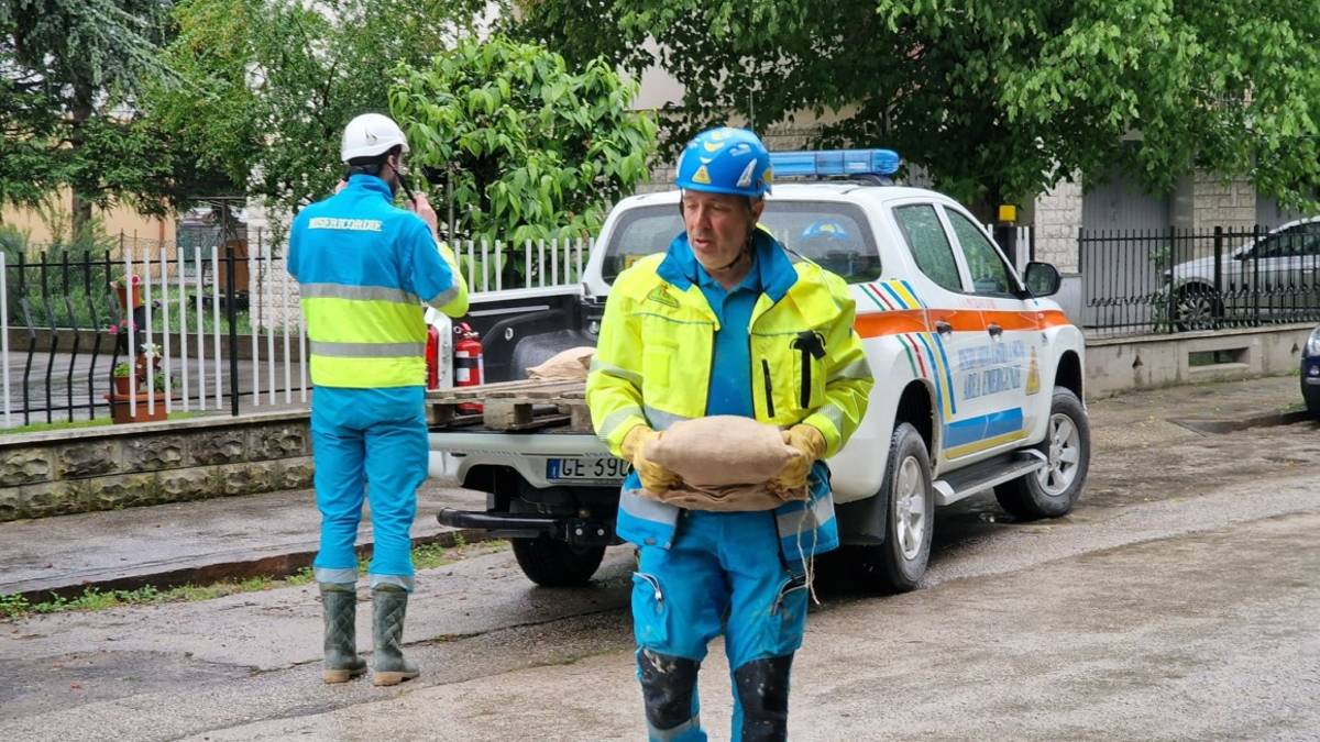 Maltempo, allerta generale a Faenza. Il sindaco: Salite tutti in alto