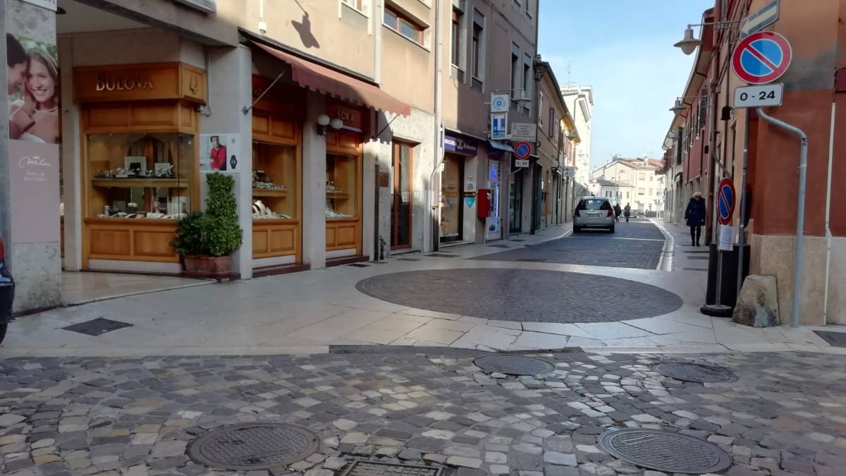 A Savignano zona pedonale serale su richiesta dei commercianti