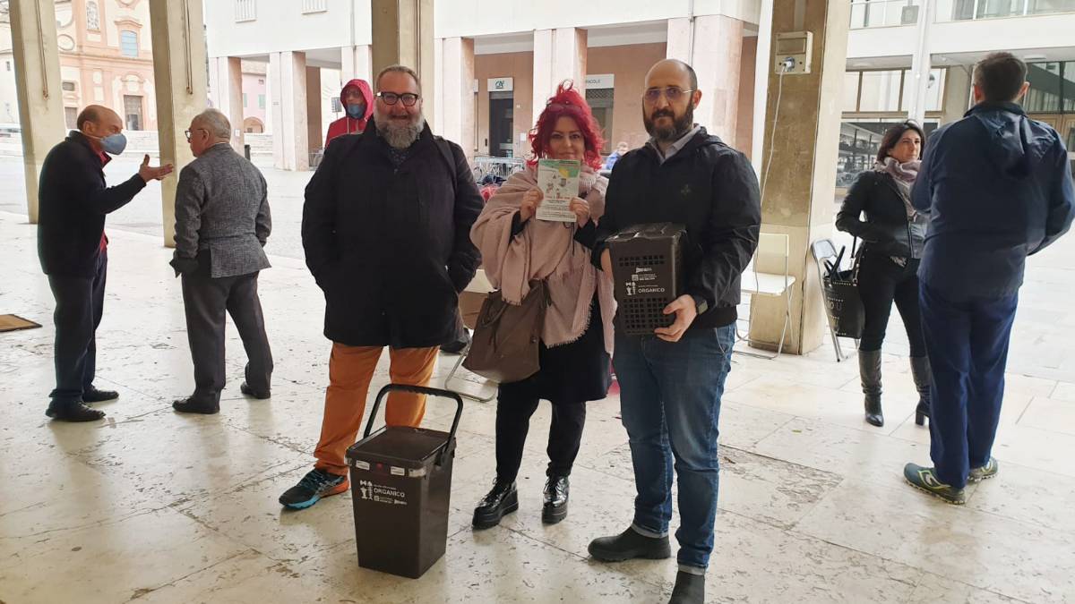 Lugo, protesta e firme contro il nuovo sistema di raccolta dei rifiuti