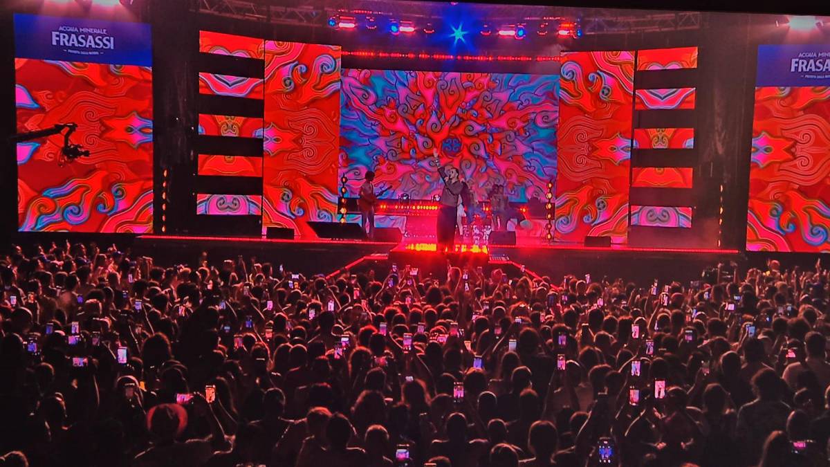 Rimini, la Notte Rosa di RDS Summer Festival 2026 fa il pienone VIDEO E FOTOGALLERY