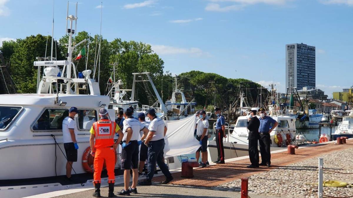 Bagno all'alba si trasforma in tragedia: muore a Riccione a 17 anni