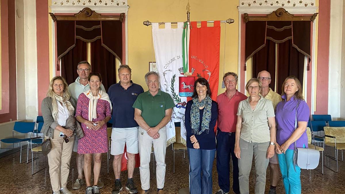 Una delegazione di ufficiali britannici in visita a Bagnacavallo