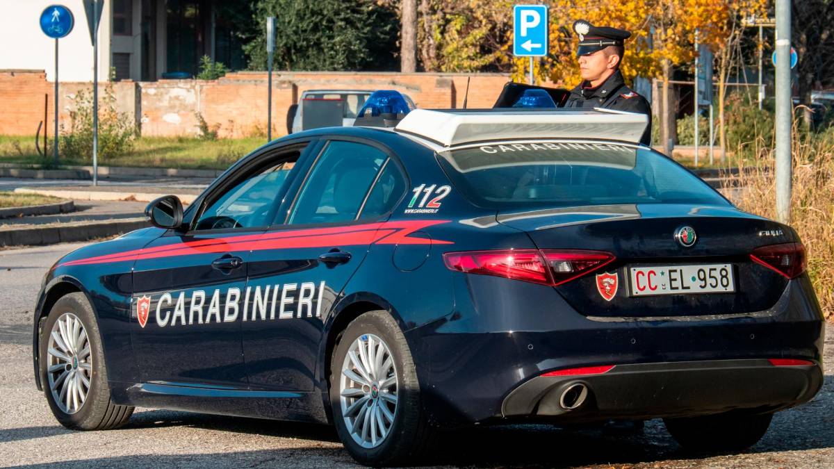 Faenza: insegue in auto la ex e il nuovo compagno, poi li aggredisce con un punteruolo