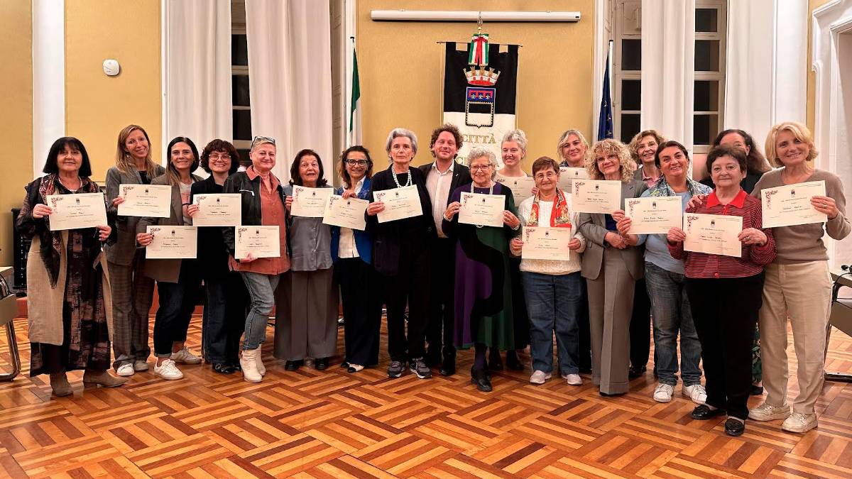 La “rimpatriata” delle ex consigliere comunali, ieri sera, in municipio