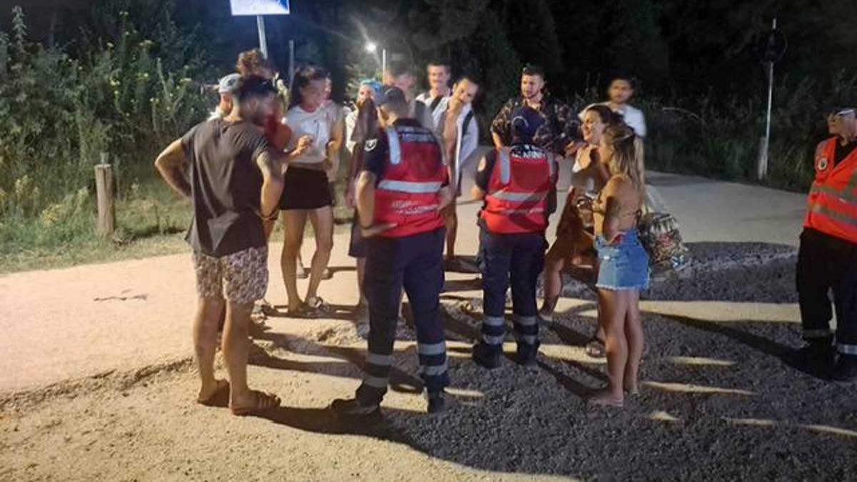 Marina di Ravenna, alcoltest positivo per due ragazzi su tre: allarme per i minorenni