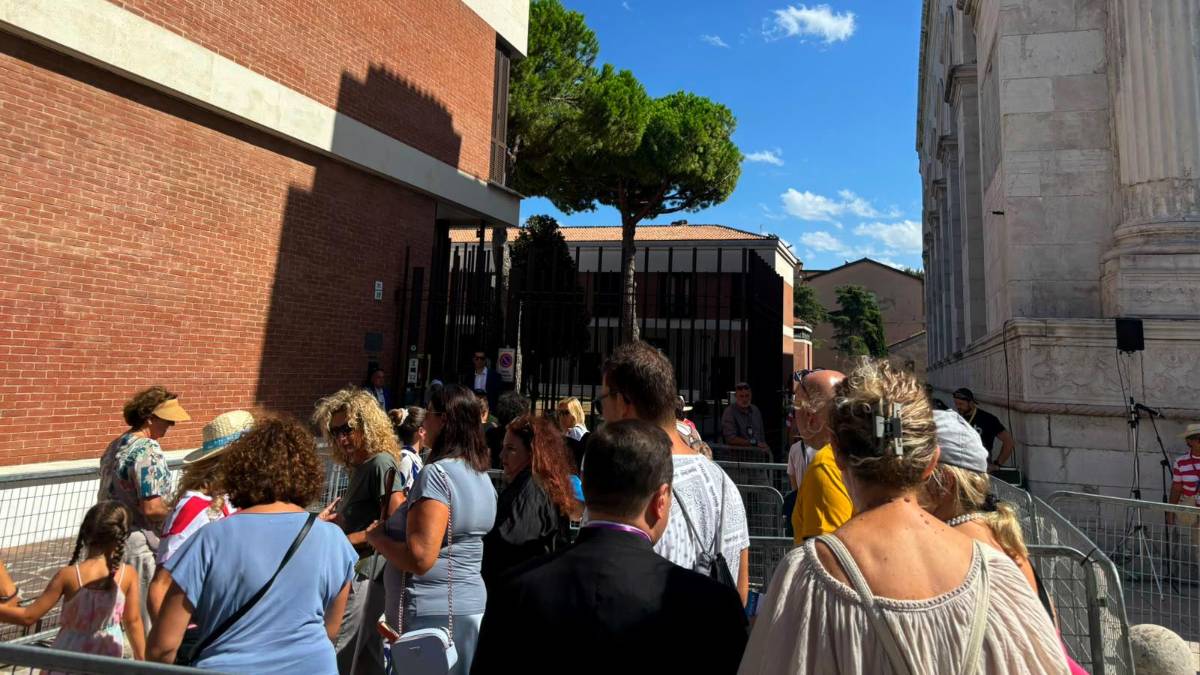 Papa Leone a Rimini, l’attesa in Duomo