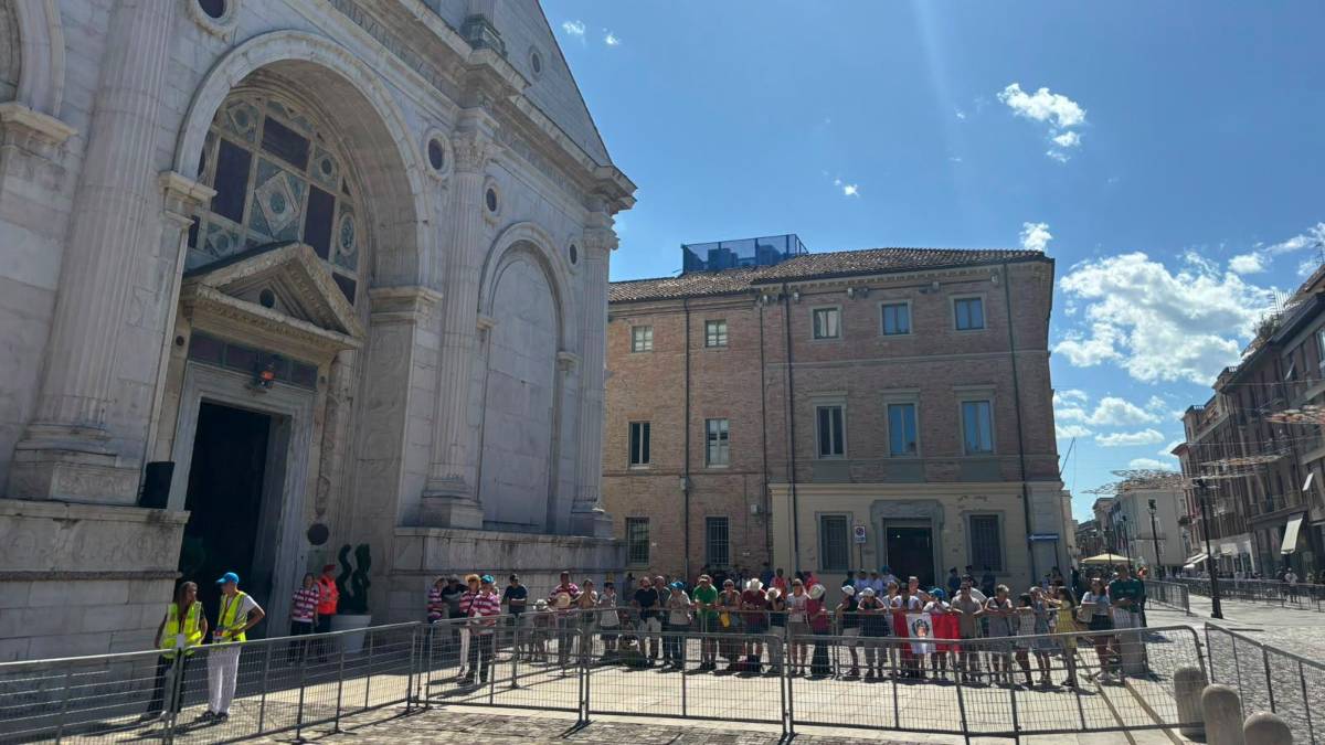Papa Leone a Rimini, l’attesa in Duomo