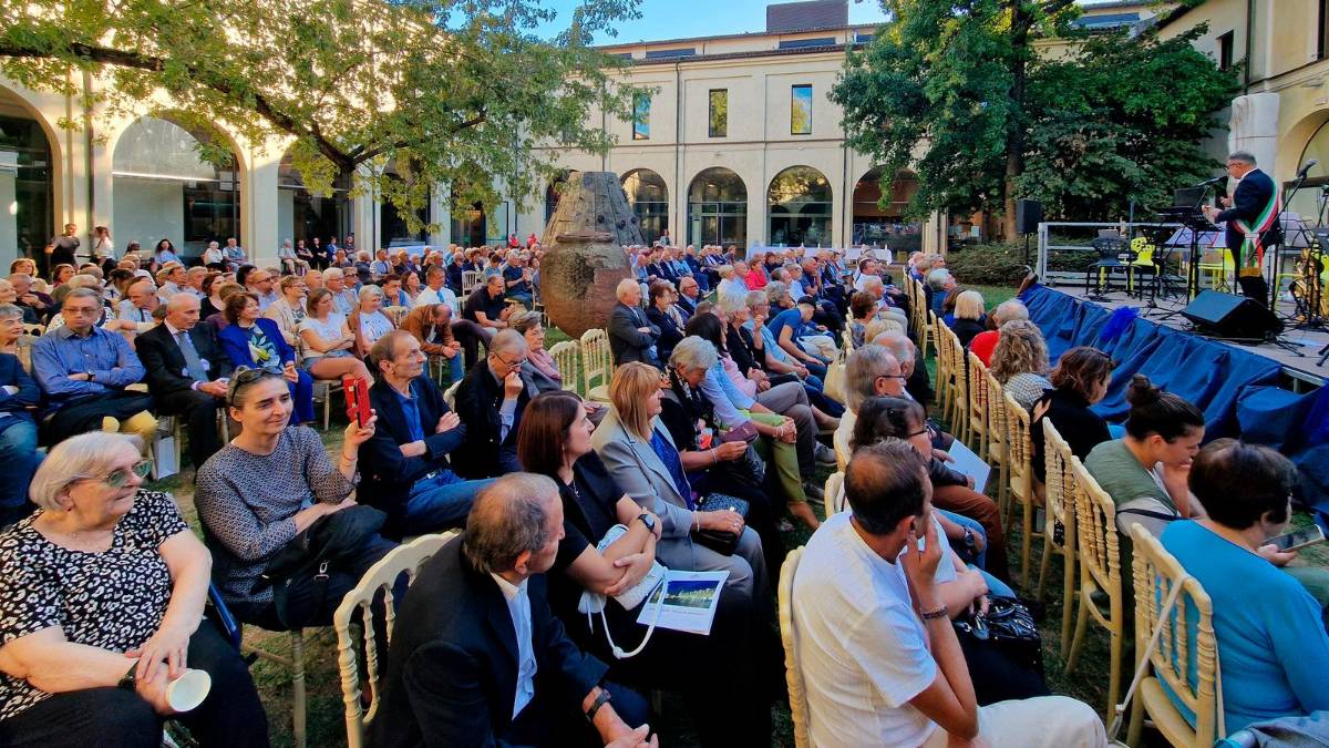 Faenza, per sempre sì: 106 coppie festeggiano le Nozze d’Oro, di Diamante e di Ferro. Insieme da 50 a 70 anni
