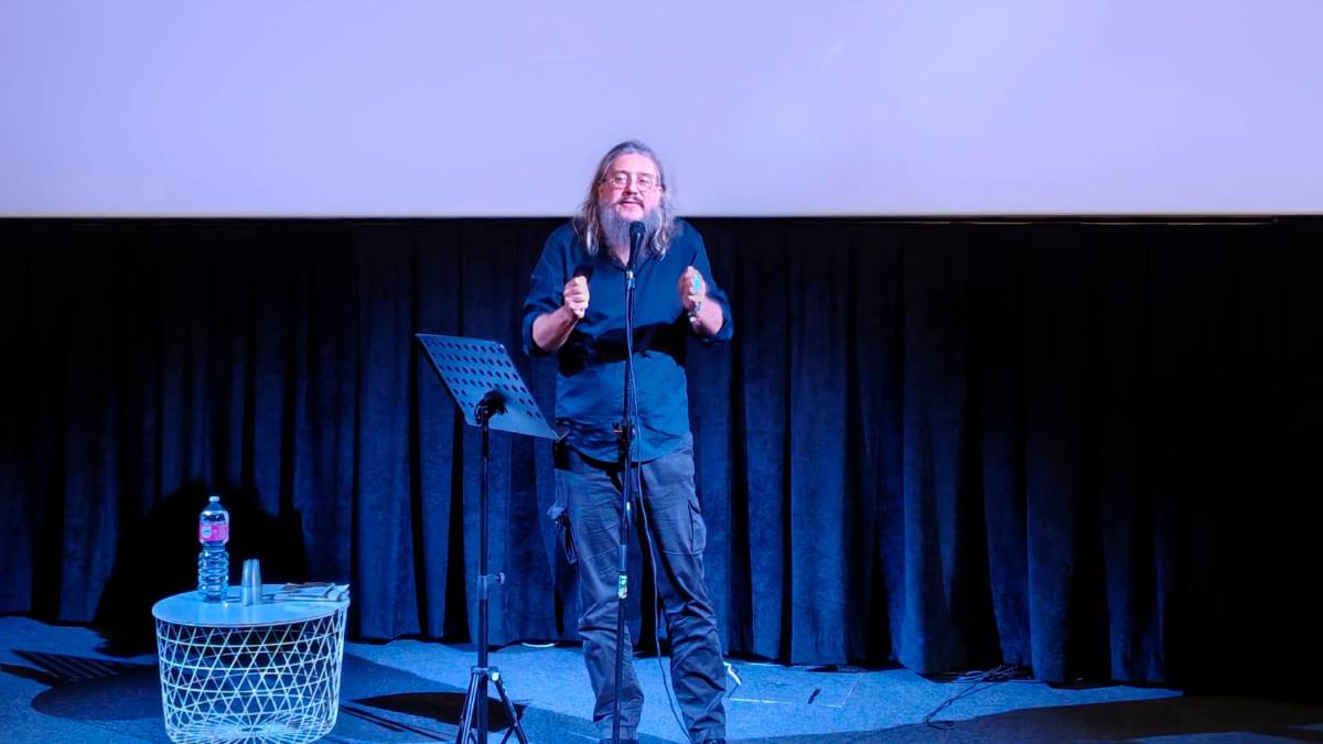 L’intervento di Roberto Mercadini al cinema “Eliseo”, ieri mattina