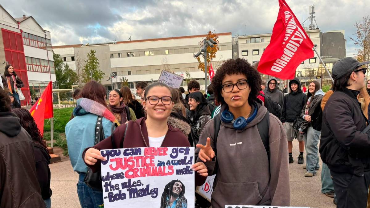 A Cesena è il giorno di “Facciamo rumore”: va in scena la protesta degli studenti VIDEO GALLERY