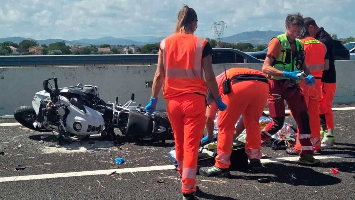 Riccione, tragico tamponamento in A14: muore un motociclista, gravissima la passeggera