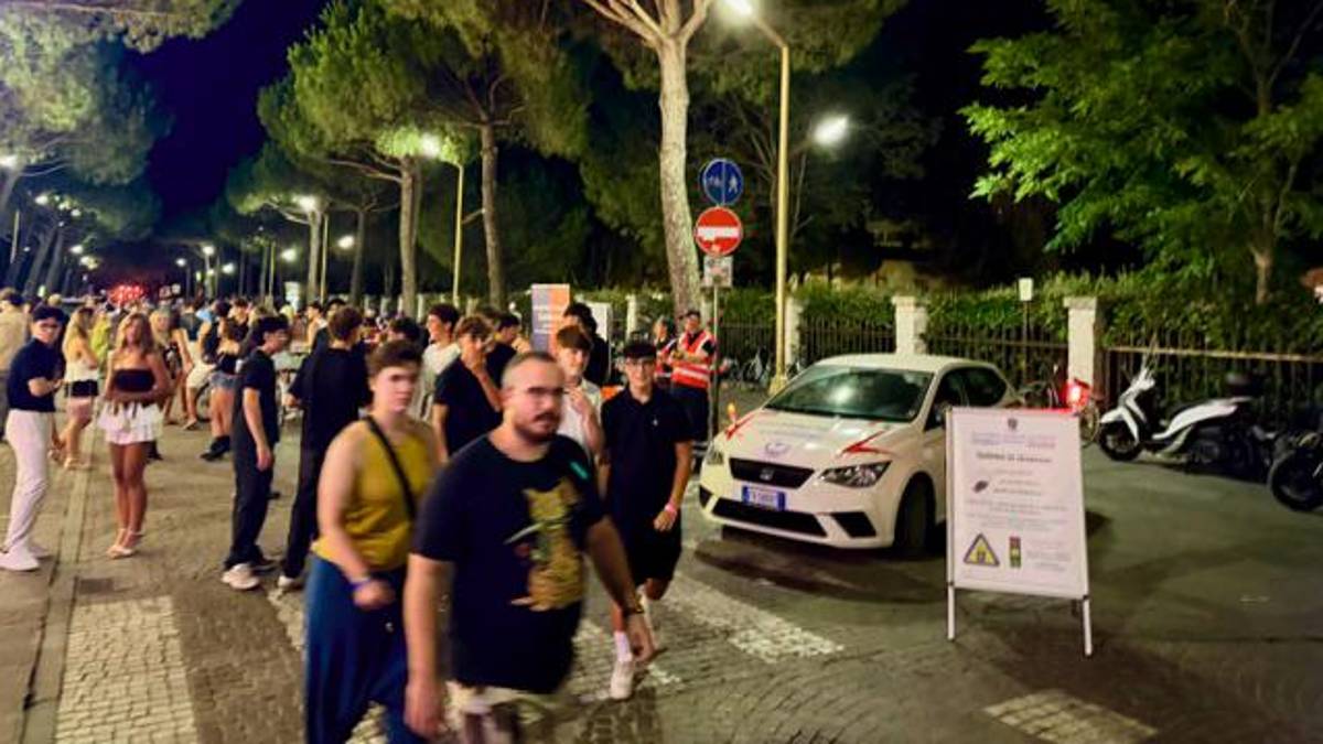 Marina di Ravenna, alcoltest positivo per due ragazzi su tre: allarme per i minorenni