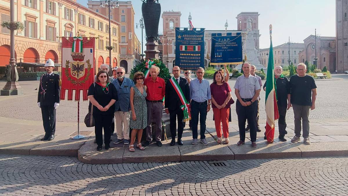 Forlì, il ricordo dei partigiani uccisi in piazza Saffi
