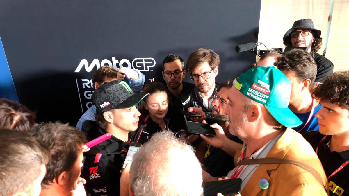 Marco Bezzecchi nella sala stampa di Misano