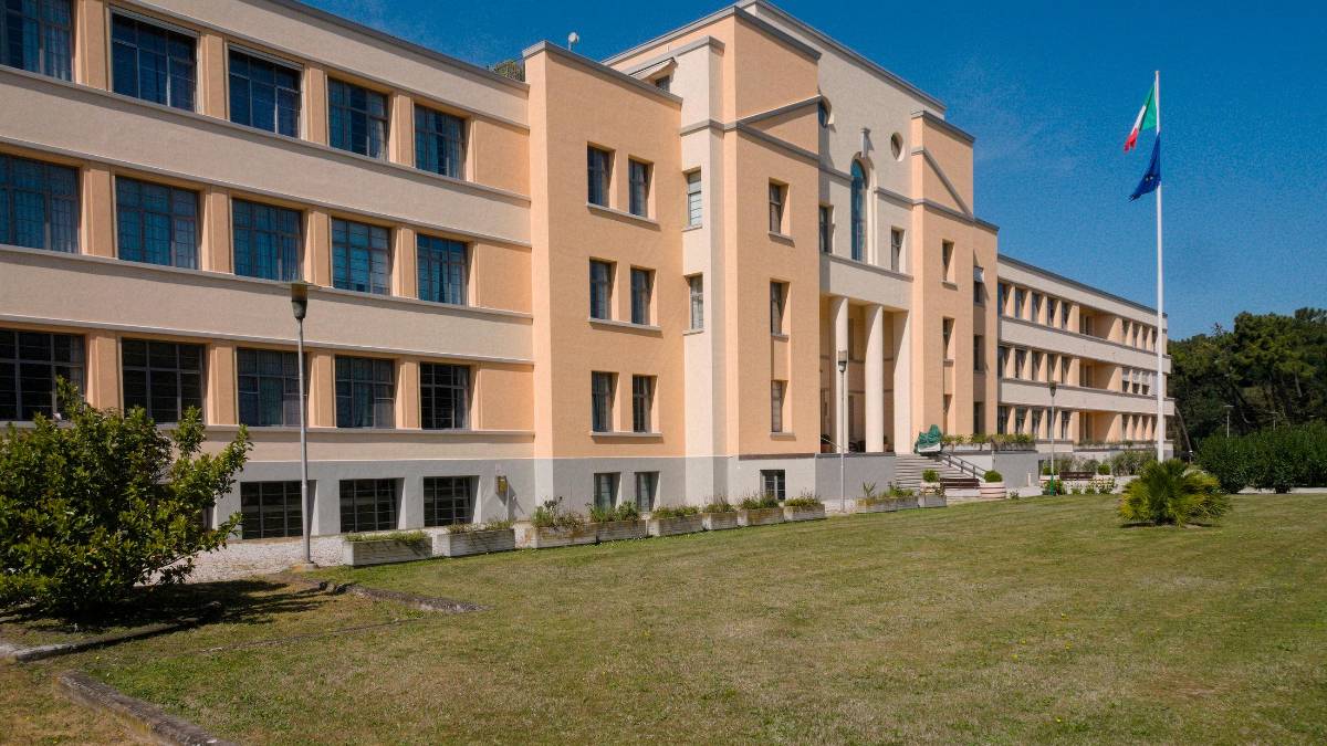 Villa Marina è divisa in circa 150 appartamenti, distribuiti tra 133 proprietari