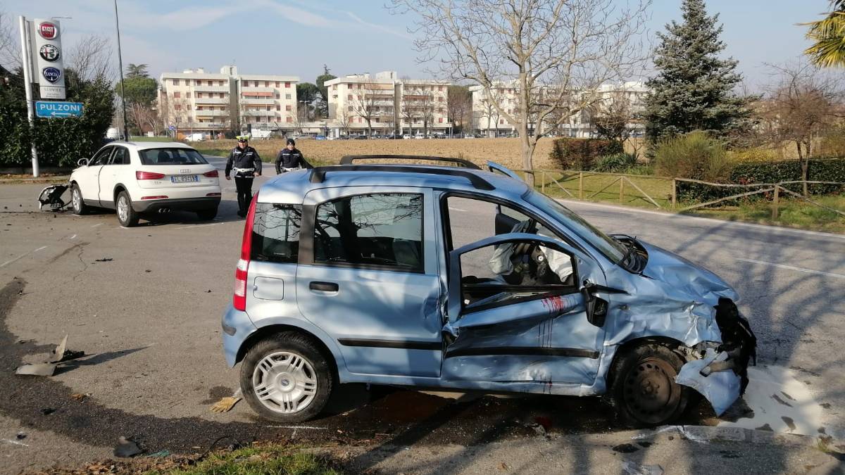 Schianto in via Correcchio a Forlì, gravissimo un anziano