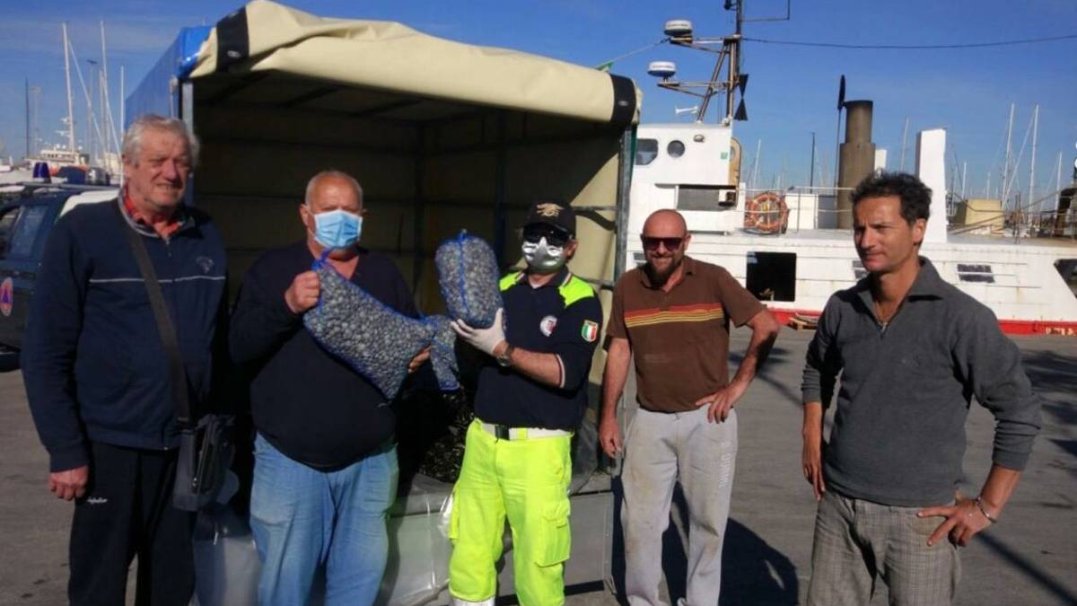 Rimini. Pesce e vongole in grande quantità per i bisognosi