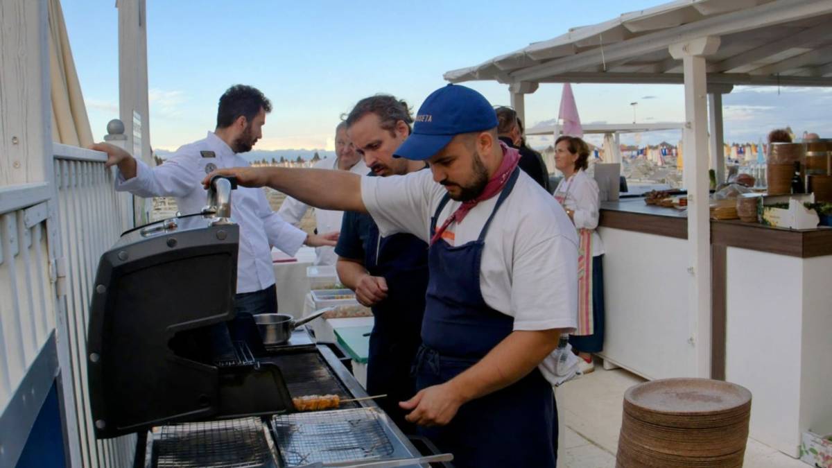 Rimini, a Serata Spalata raccolti 3.890 euro per 'O fiore mio Hub e i vignaioli di Brisighella - Gallery