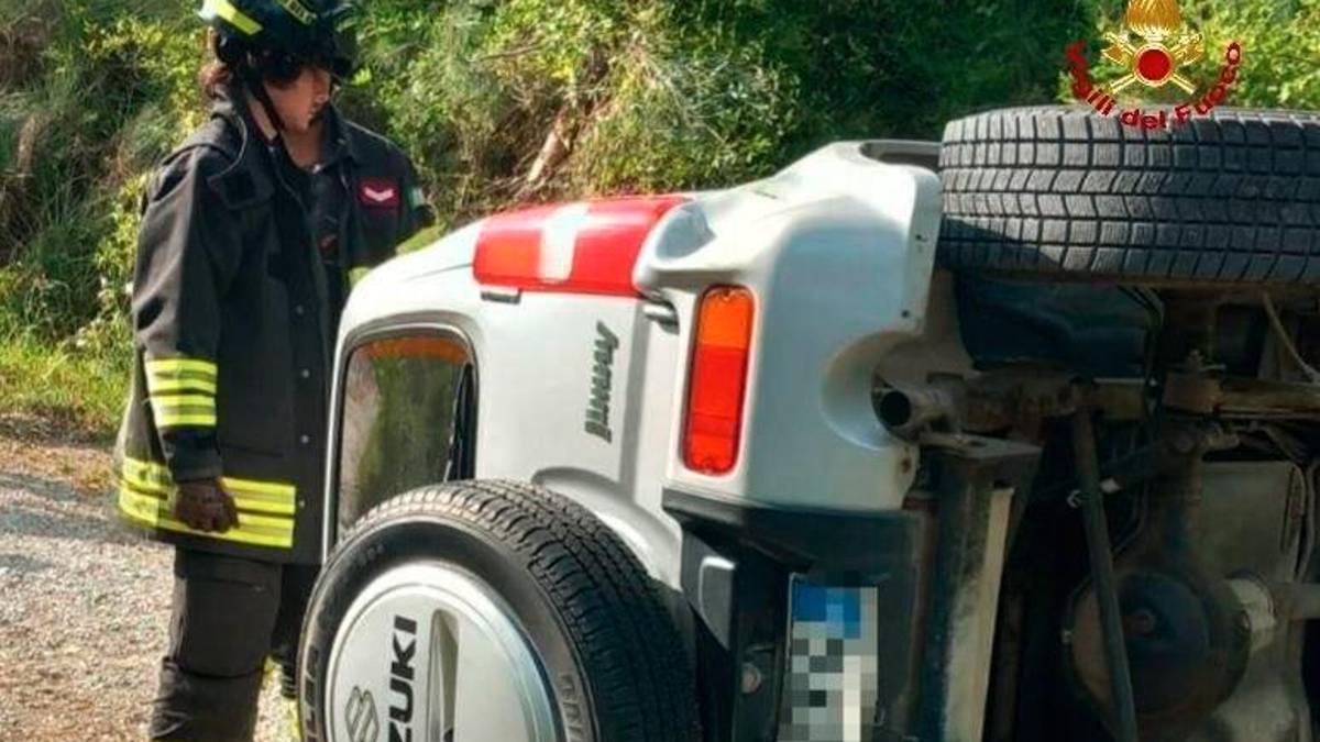 L’auto ribaltata a seguito dell’incidente