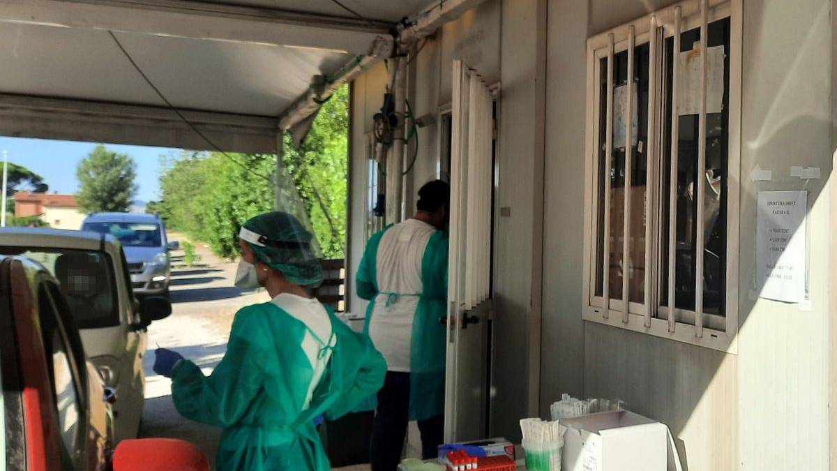 Faenza, centro tamponi preso di mira dai vandali. Il sindaco: Un gesto insano - Gallery