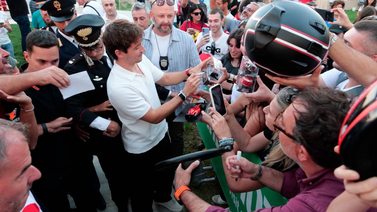 Imola, Leclerc a Spazzate Sassatelli e l’augurio di «rivedersi a fine anno»