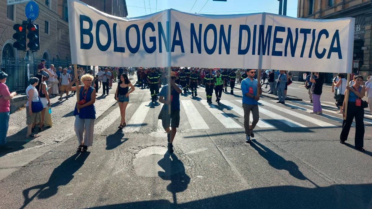 Il corteo oggi a Bologna