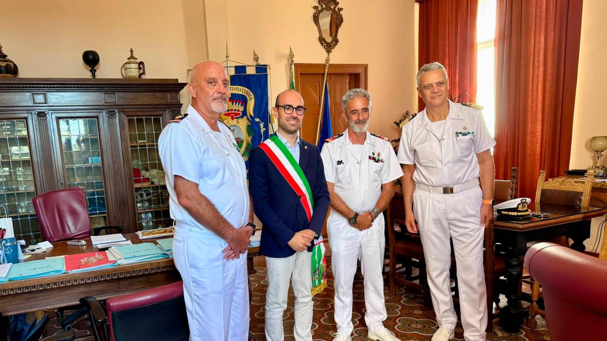Cervia, la Guardia Costiera cambia comandante: Martella subentra a Morciano