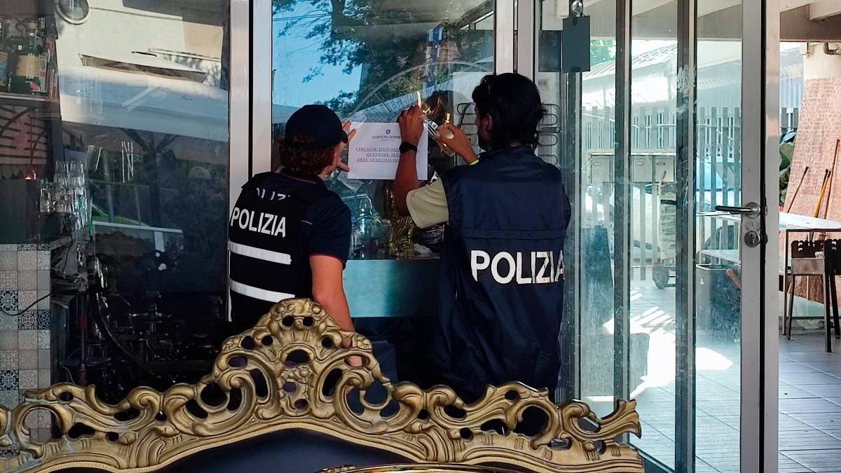 Rimini, rissa con bottiglie e coltelli: sospesa la licenza al punbblico esercizio