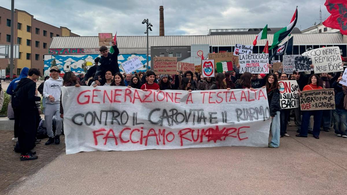 A Cesena è il giorno di “Facciamo rumore”: va in scena la protesta degli studenti VIDEO GALLERY