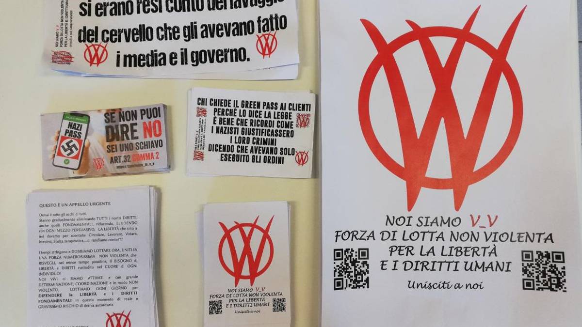 Lugo, denunciata una coppia di imbrattatori seriali no vax