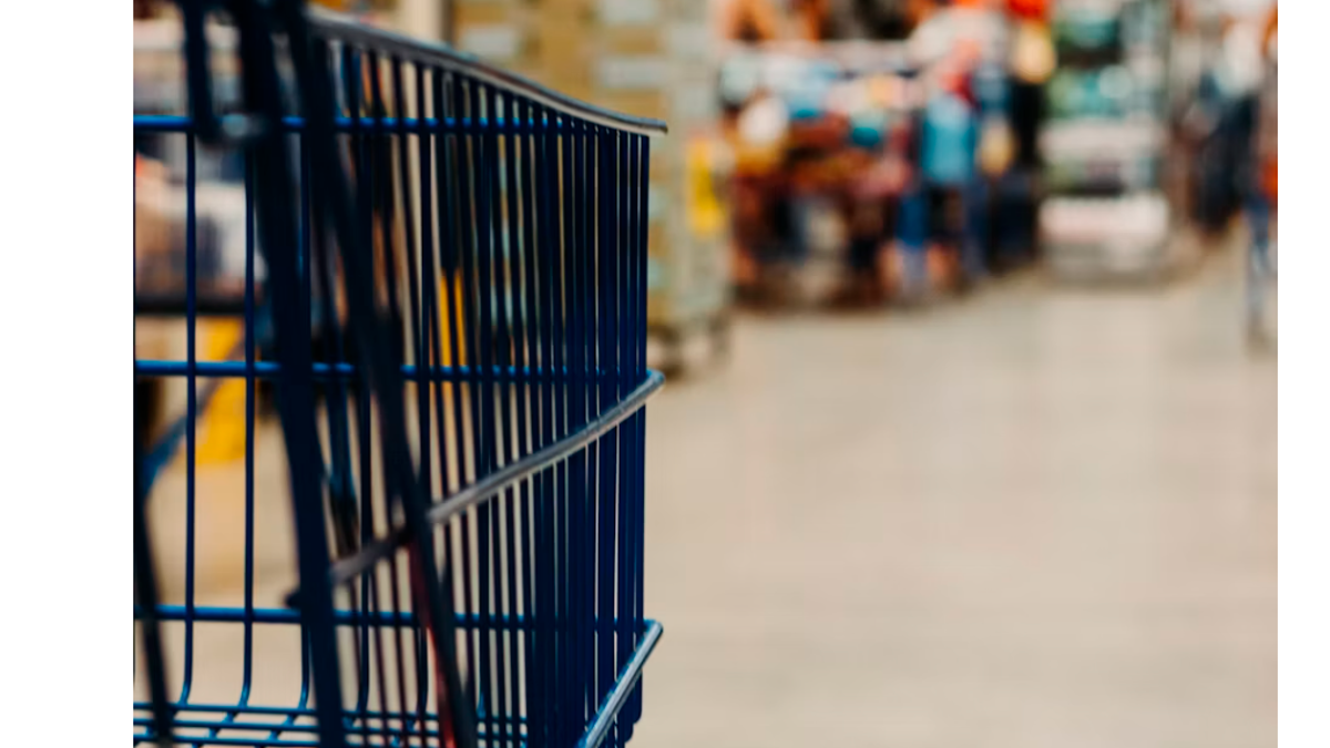 Imola, sorpresi al supermercato mentre rubano il portafogli a un’anziana, coppia di ladri arrestata