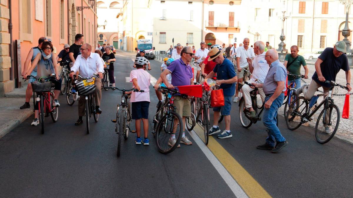 Imola, la festa di San Cassiano è entrata nel vivo con la tradizionale pedalata per la pace FOTOGALLERY MMPH