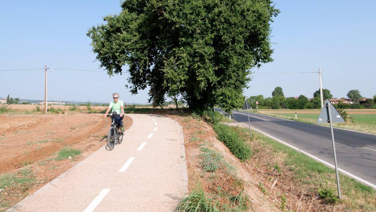 Dozza-Castel San Pietro, inaugurata la nuova pista ciclabile lungo la via Emilia GALLERY MMPH