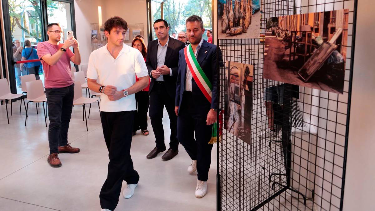 Imola, Leclerc a Spazzate Sassatelli e l’augurio di «rivedersi a fine anno»