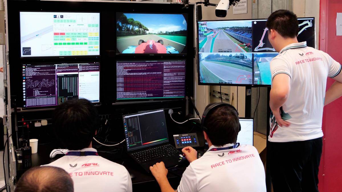 Imola, all’Enzo e Dino Ferrari il debutto europeo per le corse di auto guidate dall’intelligenza artificiale
