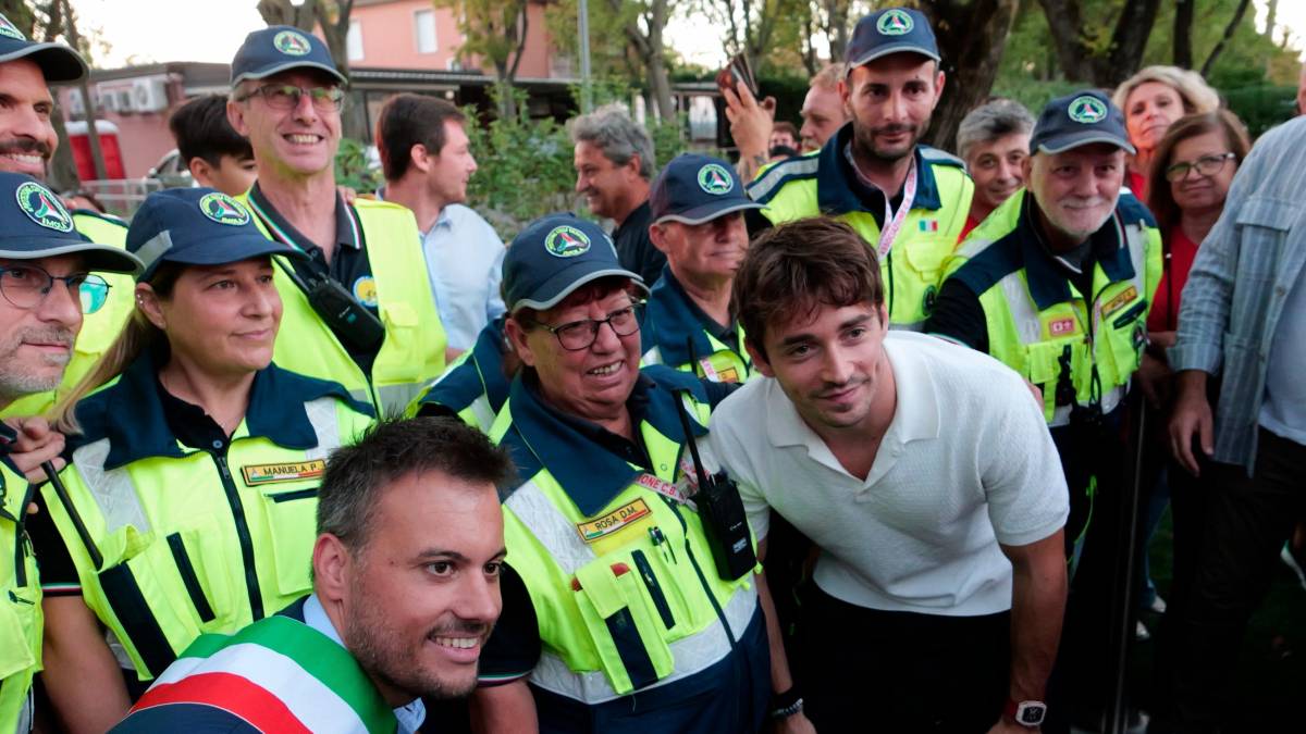 Imola, Leclerc a Spazzate Sassatelli e l’augurio di «rivedersi a fine anno»