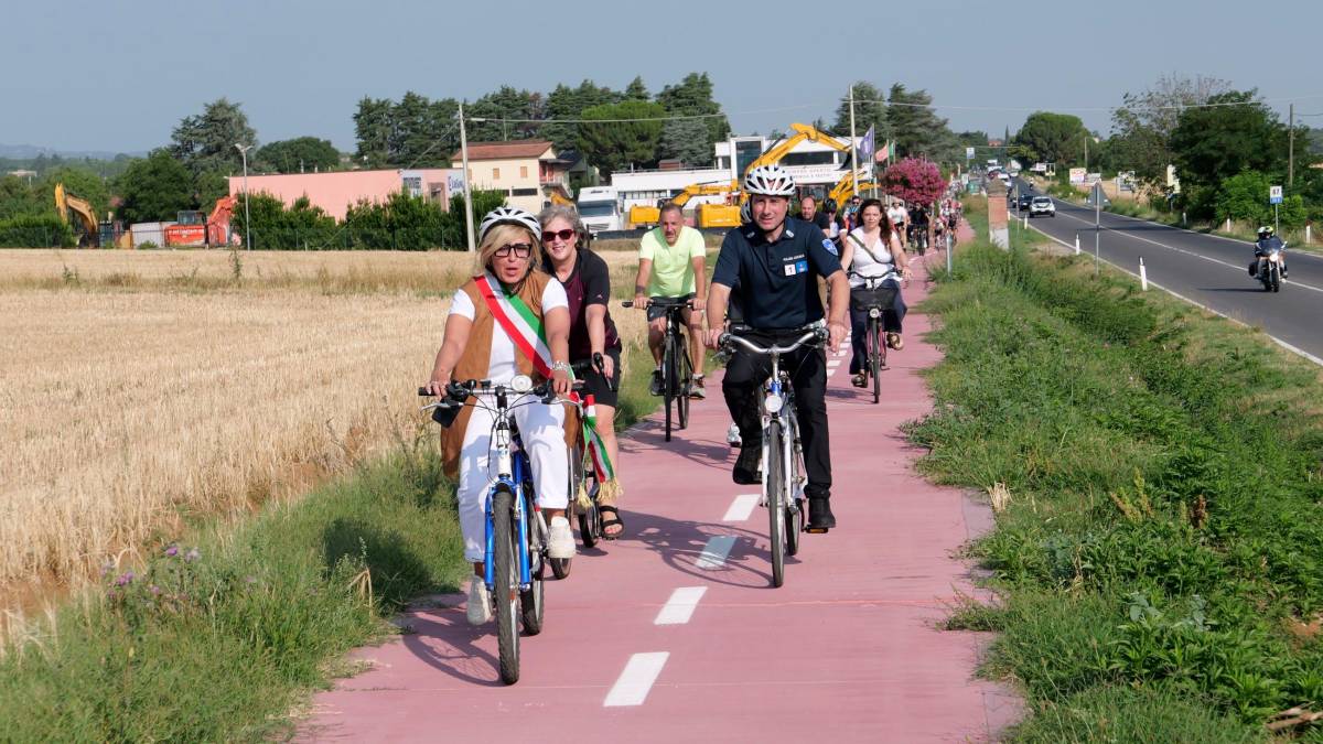 Dozza-Castel San Pietro, inaugurata la nuova pista ciclabile lungo la via Emilia GALLERY MMPH