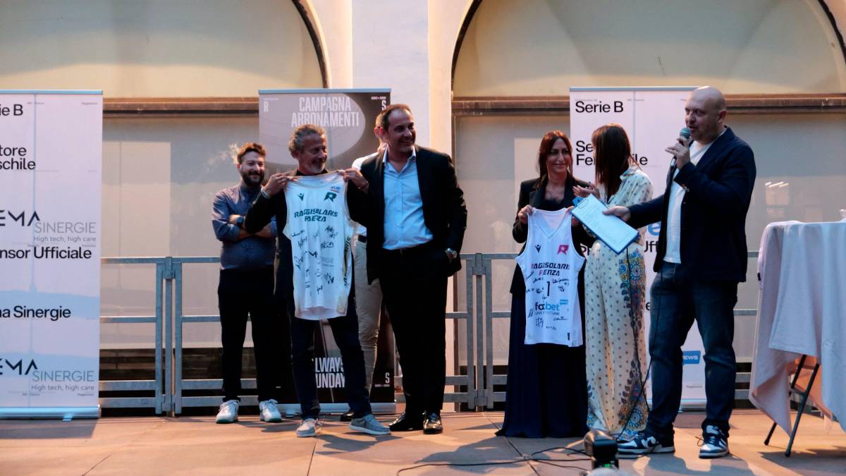 Tre immagini della presentazione ufficiale dei Raggisolaris che si è tenuta ieri presso il Mic di Faenza fotoservizio MMPH