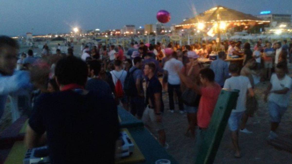 Il Silb: A Marina di Ravenna chiudono i locali in spiaggia irregolari, perché a Rimini non chiudono i chiringuito?