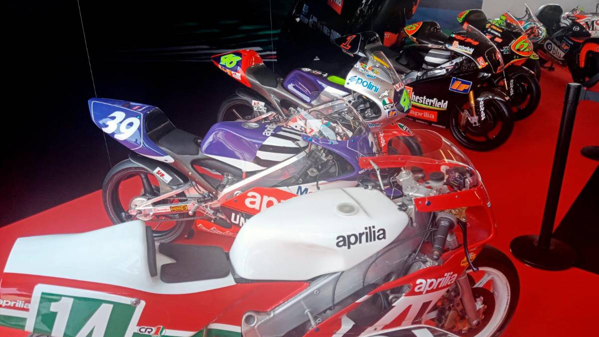 Aprilia All Stars a Misano, Oliveira e Capirossi vincono in un caldissimo sabato di motori VIDEO GALLERY