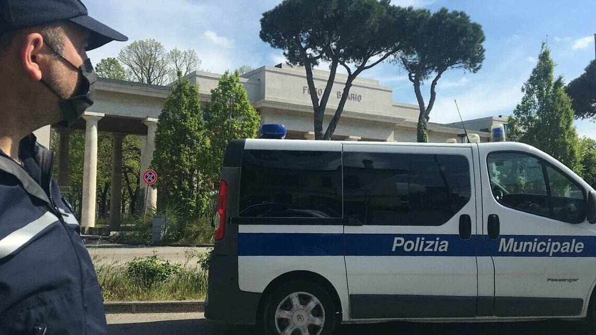 Forlì, controlli della polizia locale nei parchi