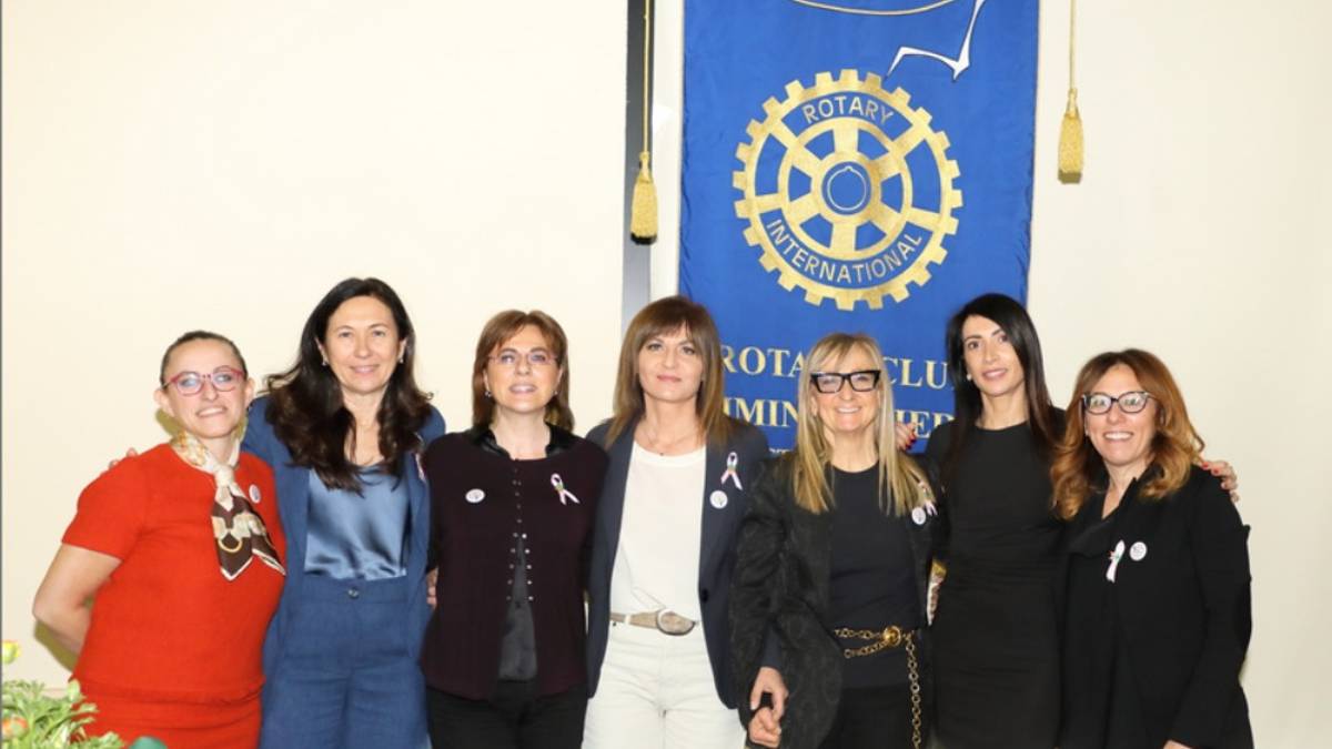 Dal Rotary Rimini Riviera 21.960 euro per il reparto di <strong>Anatomia Patologica dell’Ospedale</strong>
