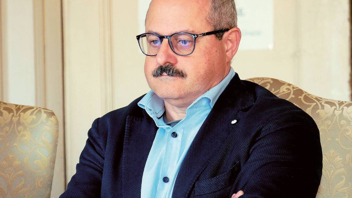 Imola, la sindaca non destituirà l'assessore condannato