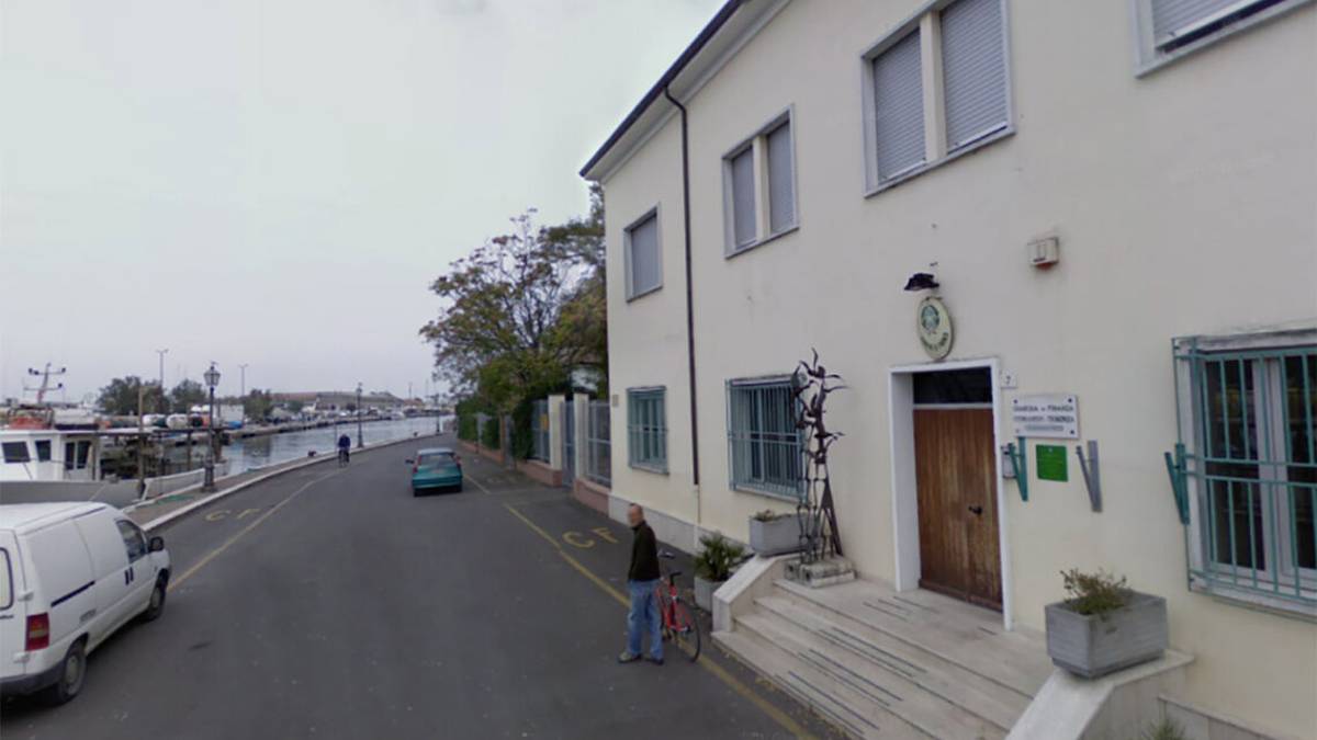 Solo lavoratori in nero, la Finanza fa chiudere hotel di Cesenatico