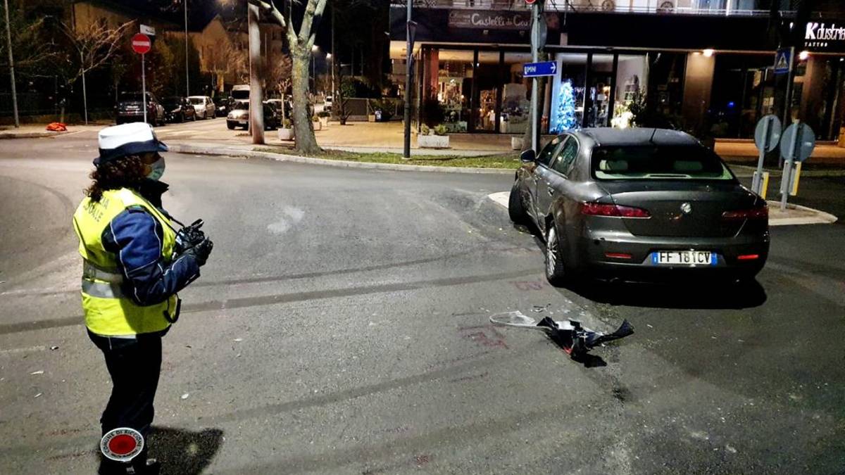Ladri in fuga e sparo: due carabinieri feriti a Riccione