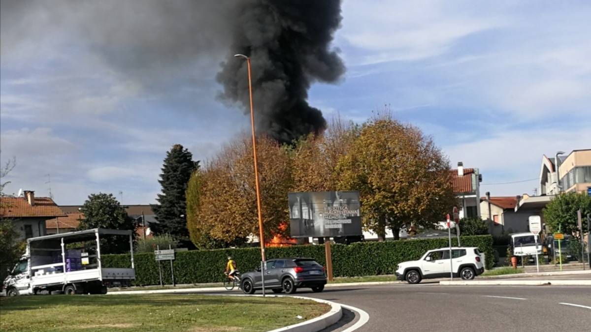 Cesena, incendio a Villa Chiaviche